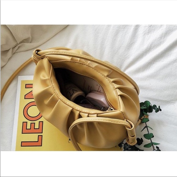 *Host Pick* Elegant vegan leather shoulder bag - Picture 12 of 13